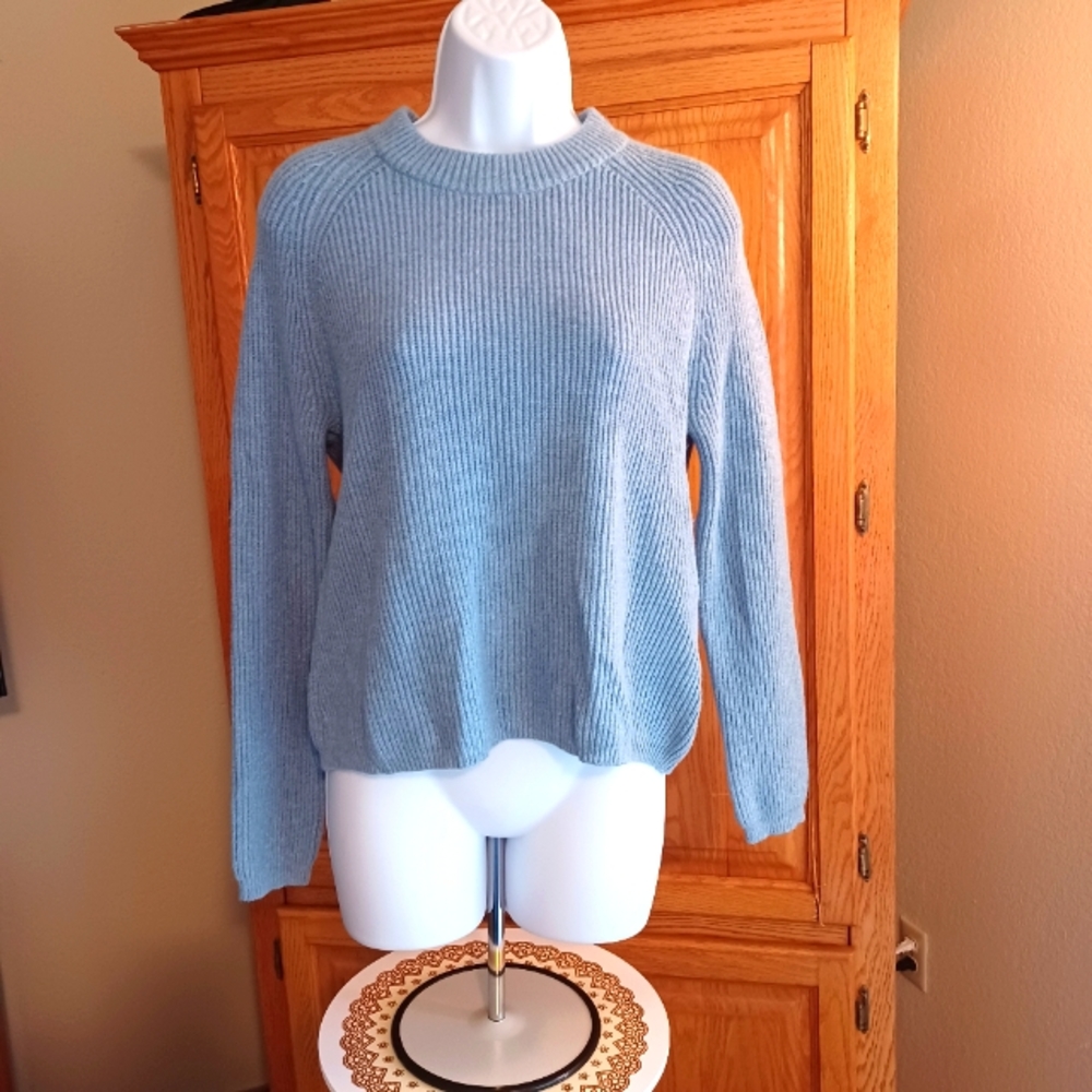 TAHARI SWEATER SZ XS
